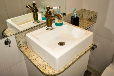 Apartamento à venda com 108m², 3 quartos e 1 vaga Apartamento à venda com 108m², 3 quartos e 1 vagaBanheiro Social