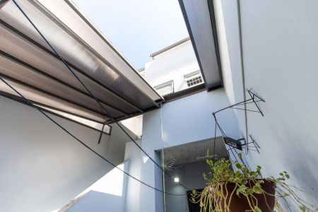 Casa à venda com 127m², 2 quartos e 1 vaga Casa à venda com 127m², 2 quartos e 1 vagaQuintal - Teto retrátil