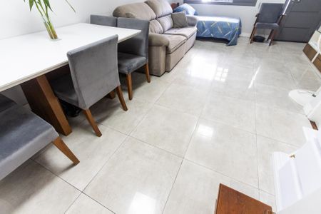 Casa à venda com 127m², 2 quartos e 1 vaga Casa à venda com 127m², 2 quartos e 1 vagaSala