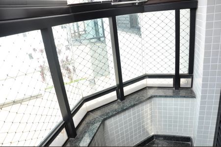 Apartamento para alugar com 179m², 5 quartos e 3 vagasDetalhe - Varanda do Closet