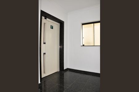 Apartamento para alugar com 179m², 5 quartos e 3 vagasHall de Serviço com Elevador
