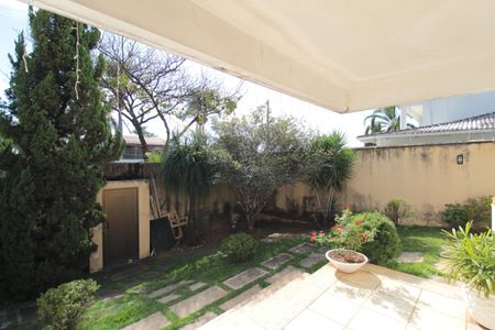 Casa à venda com 900m², 5 quartos e 3 vagasÁrea Externa