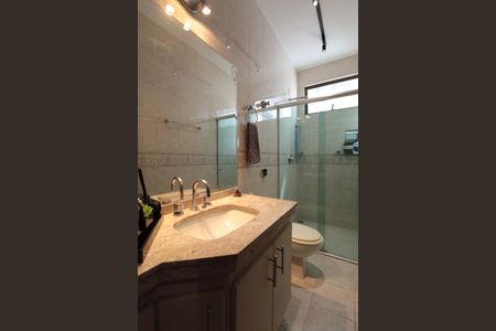 Casa à venda com 900m², 5 quartos e 3 vagasBanheiro Social