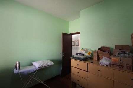 Casa à venda com 900m², 5 quartos e 3 vagasQuarto 3