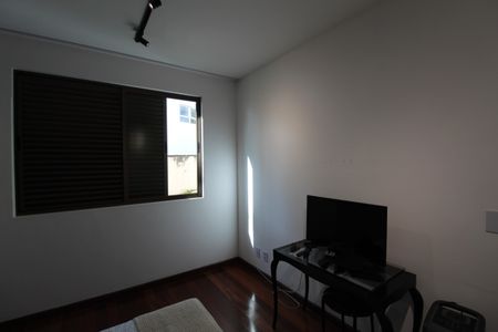 Casa à venda com 900m², 5 quartos e 3 vagasQuarto 1