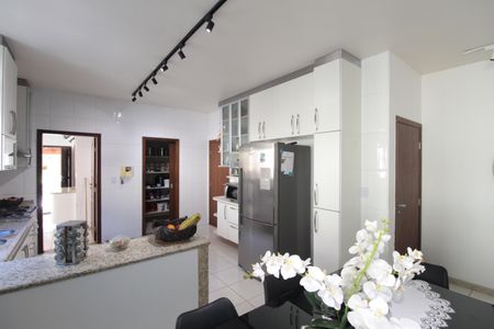 Casa à venda com 900m², 5 quartos e 3 vagasCozinha