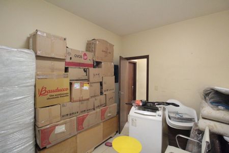 Casa à venda com 900m², 5 quartos e 3 vagasQuarto 2