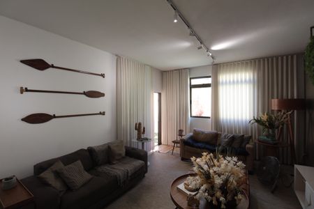 Casa à venda com 900m², 5 quartos e 3 vagasSala de TV