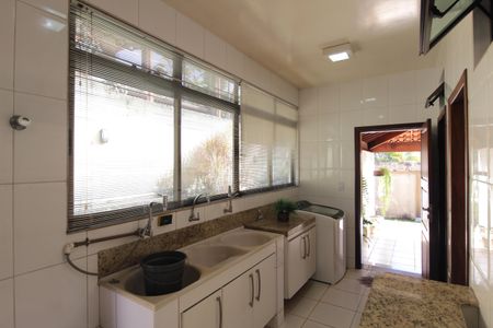 Casa à venda com 900m², 5 quartos e 3 vagasÁrea de Serviço