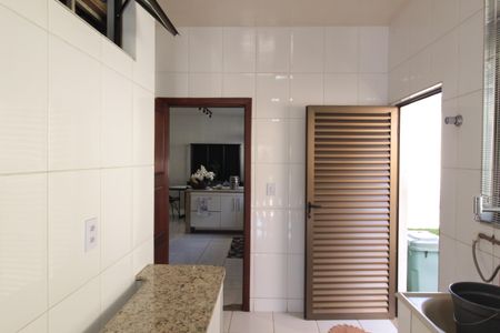 Casa à venda com 900m², 5 quartos e 3 vagasÁrea de Serviço