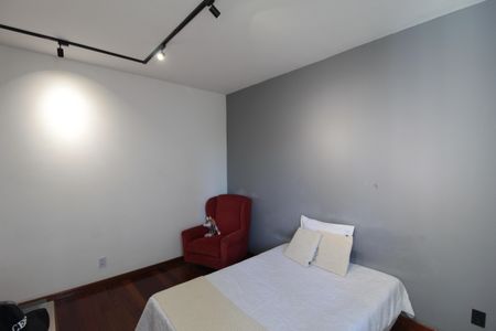 Casa à venda com 900m², 5 quartos e 3 vagasQuarto 1