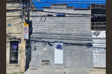 Casa para alugar com 52m², 1 quarto e sem vagaFachada e Plaquinha