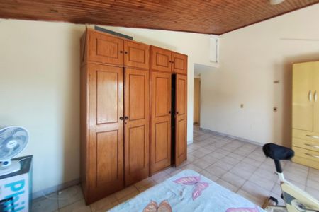 Casa à venda com 180m², 3 quartos e 4 vagas Casa à venda com 180m², 3 quartos e 4 vagasQuarto 2