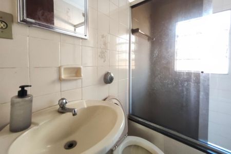 Casa à venda com 180m², 3 quartos e 4 vagas Casa à venda com 180m², 3 quartos e 4 vagasBanheiro