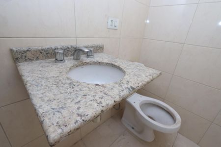 Apartamento à venda com 53m², 2 quartos e 1 vagaBanheiro Social