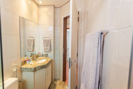 Apartamento à venda com 283m², 4 quartos e 2 vagasBanheiro da Suíte 1