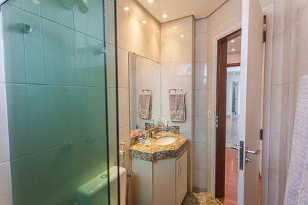 Apartamento à venda com 283m², 4 quartos e 2 vagasBanheiro da Suíte 1