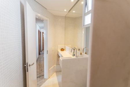 Apartamento à venda com 283m², 4 quartos e 2 vagasBanheiro Social