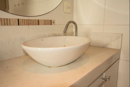 Casa à venda com 200m², 3 quartos e 2 vagasBanheiro