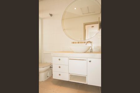 Casa à venda com 200m², 3 quartos e 2 vagasBanheiro