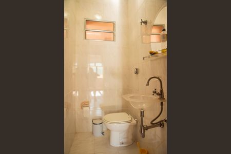 Casa à venda com 200m², 3 quartos e 2 vagasLavabo Sala