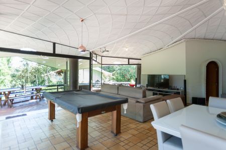 Casa de condomínio à venda com 298m², 3 quartos e 8 vagasSala de jogos