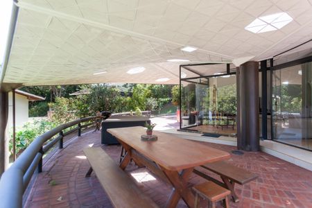 Casa de condomínio à venda com 298m², 3 quartos e 8 vagasÁrea externa