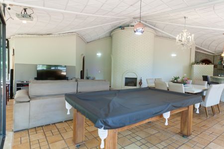 Casa de condomínio à venda com 298m², 3 quartos e 8 vagasSala de jogos