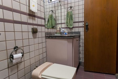 Casa de condomínio à venda com 298m², 3 quartos e 8 vagasBanheiro Suíte 2 