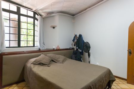 Casa de condomínio à venda com 298m², 3 quartos e 8 vagasSuíte 2 