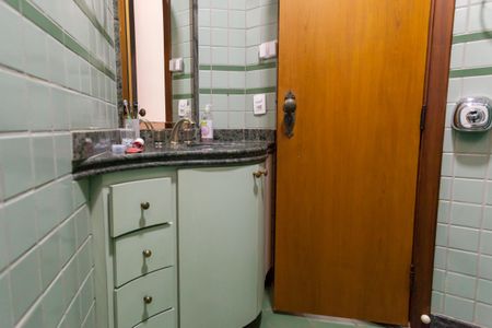 Casa de condomínio à venda com 298m², 3 quartos e 8 vagasBanheiro Suíte 3 