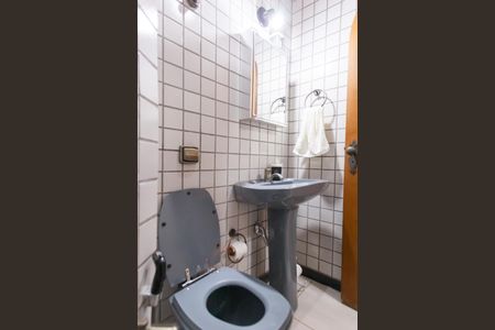 Casa de condomínio à venda com 298m², 3 quartos e 8 vagasBanheiro Suíte 1 