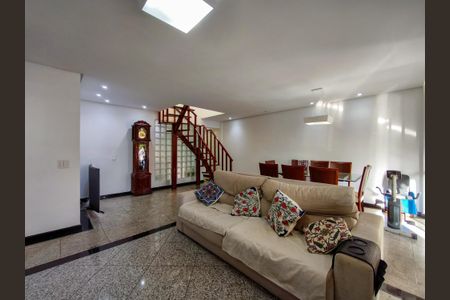 Apartamento à venda com 265m², 3 quartos e 3 vagasSala