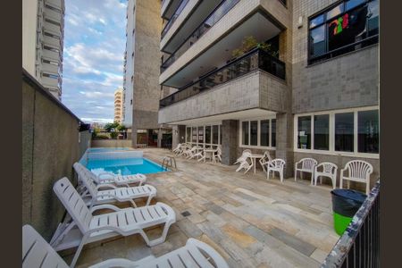 Apartamento à venda com 265m², 3 quartos e 3 vagasÁrea comum - Piscina