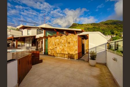 Apartamento à venda com 265m², 3 quartos e 3 vagasTerraço