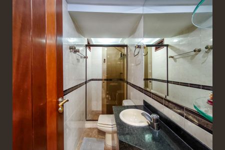 Apartamento à venda com 265m², 3 quartos e 3 vagasBanheiro da Suíte 2