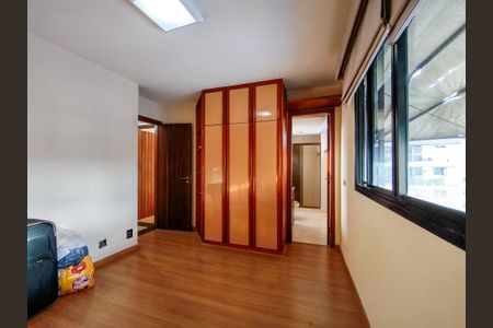 Apartamento à venda com 265m², 3 quartos e 3 vagasSuíte 1