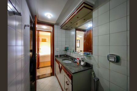 Apartamento à venda com 265m², 3 quartos e 3 vagasBanheiro Corredor