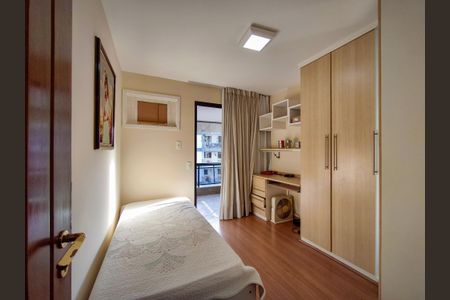 Apartamento à venda com 265m², 3 quartos e 3 vagasQuarto