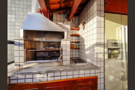 Apartamento à venda com 265m², 3 quartos e 3 vagasÁrea comum - Churrasqueira