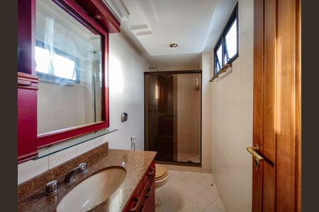 Apartamento à venda com 265m², 3 quartos e 3 vagasBanheiro da Suíte 1