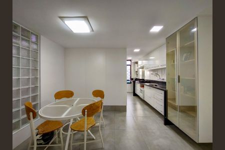 Apartamento à venda com 265m², 3 quartos e 3 vagasCozinha