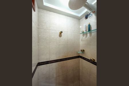 Apartamento à venda com 265m², 3 quartos e 3 vagasBanheiro da Suíte 2