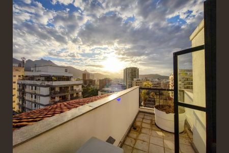 Apartamento à venda com 265m², 3 quartos e 3 vagasVaranda