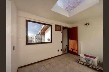 Apartamento à venda com 265m², 3 quartos e 3 vagasSala de TV