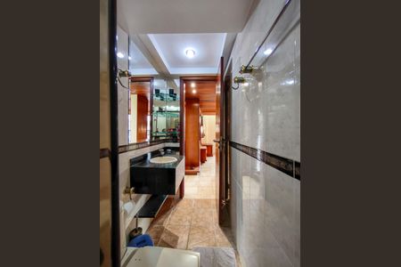 Apartamento à venda com 265m², 3 quartos e 3 vagasBanheiro da Suíte 2