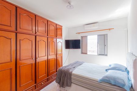 Casa à venda com 351m², 4 quartos e 2 vagas Casa à venda com 351m², 4 quartos e 2 vagasQuarto 3