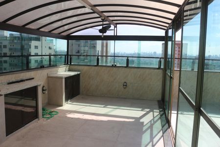 Apartamento à venda com 255m², 4 quartos e 3 vagasCobertura