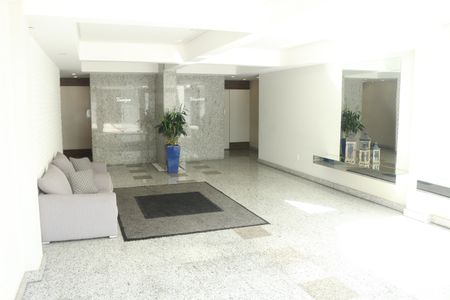 Apartamento à venda com 255m², 4 quartos e 3 vagasHall social