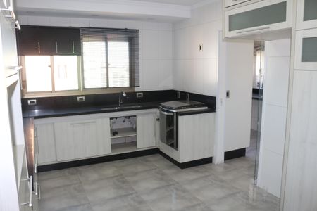 Apartamento à venda com 255m², 4 quartos e 3 vagasCozinha